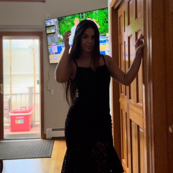 Black dress - Picture 5 of 7